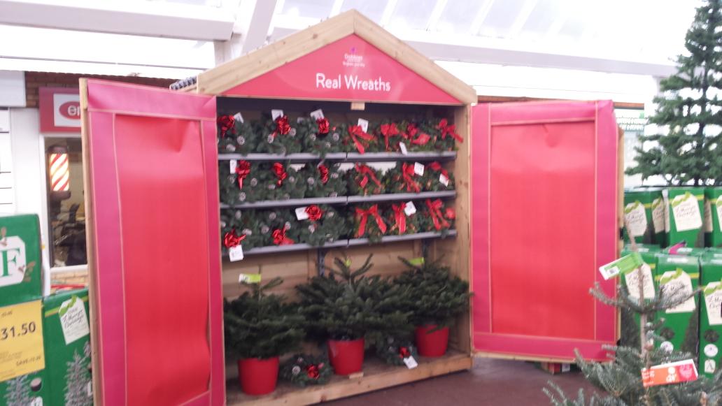 LennyWinkle's tweet photo. @WoodingDave  tesco bedford 1 dobbies launch looking good http://t.co/2ElDd7EO6E