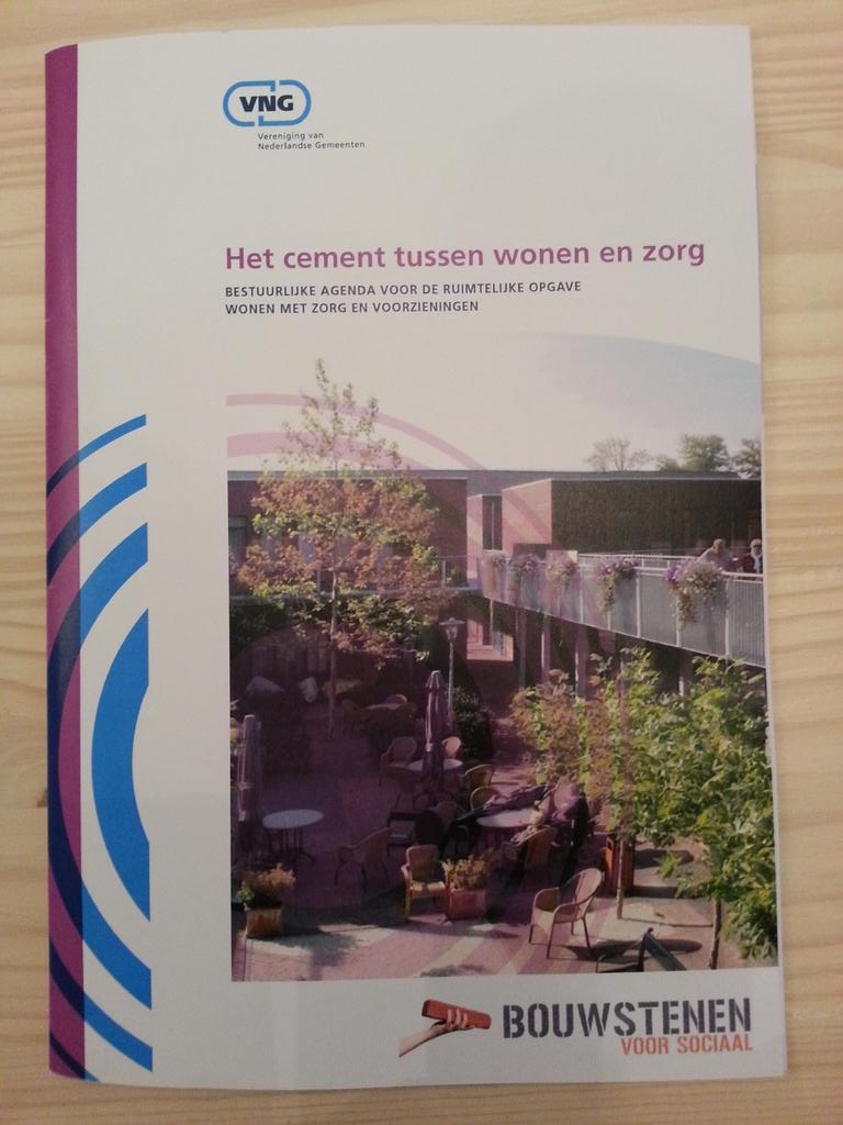 vngwonen's tweet photo. Mooi kado! RT: Boekjes binnen. Present. op Najaarscongres, 5/12 op vng.nl en @BouwstenenvS http://t.co/BVlj9jbwZM, http://t.co/cysfQMEjgZ