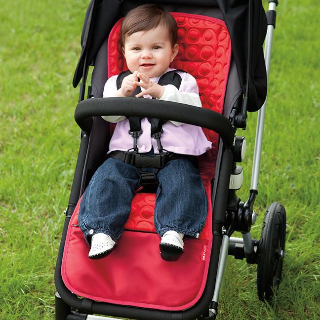 SimonDiceMx's tweet photo. Estiliza tu carriola mientras la proteges de migajas y derrames con esta coqueta #Funda #SkipHop http://t.co/qnXoEYUImw