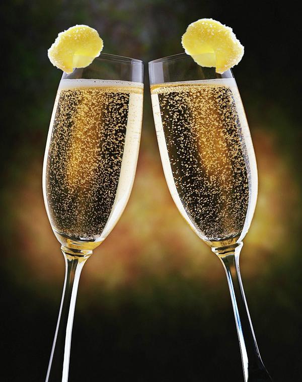 barrowsintense's tweet image. Have an #INTENSE #Thanksgiving w the #INTENSELY Grateful: 1oz Barrow's, 2 dashes @AngosturaUSA &amp;amp; 4oz sparkling wine!