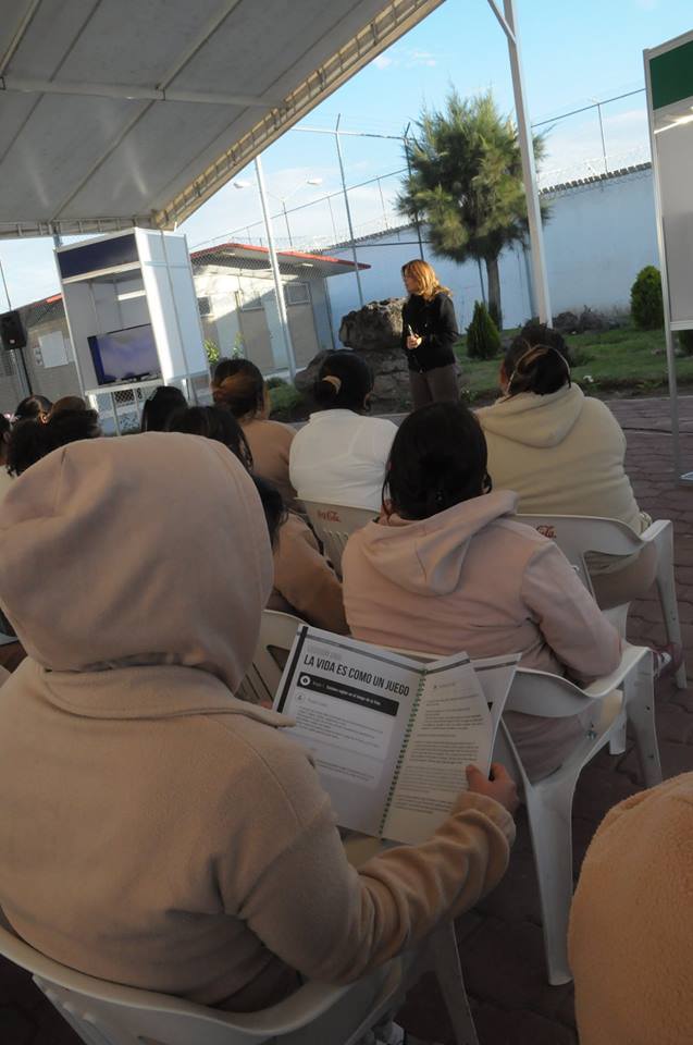 ninoespiritual's tweet photo. Tras la visita de #MichalBerg al Cereso Femenil de Querétaro, los hijos de las internas recibirán nuestro programa. http://t.co/WuK0F236x3