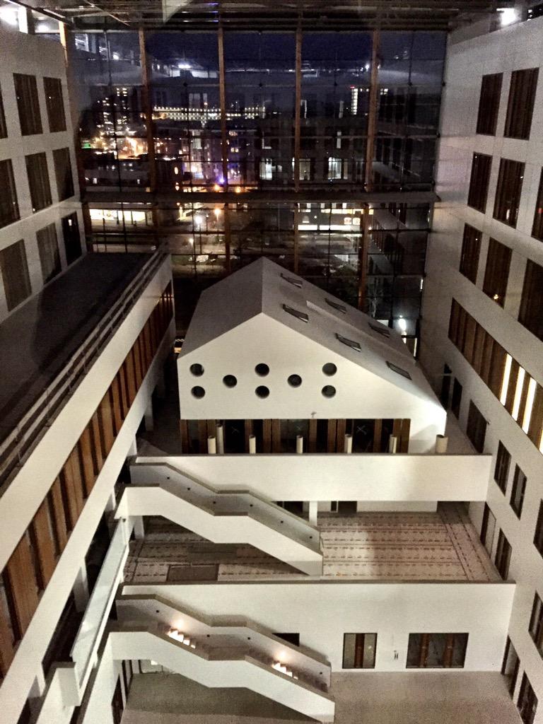 alexkuiper's tweet photo. #Enschede kan trots zijn op het nieuwe ziekenhuis! Dank voor de rondleiding #Businessclub83. http://t.co/nnjOtVS0kO