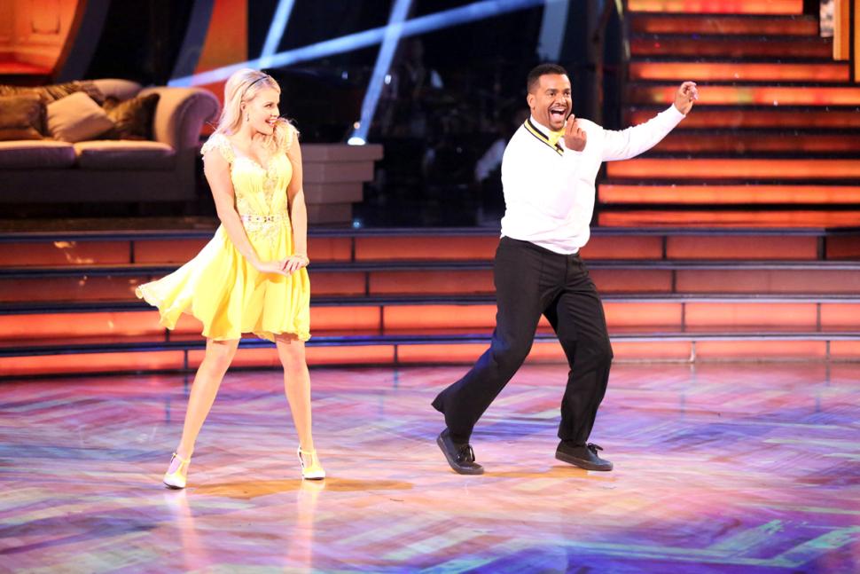 RememberMeShow's tweet image. The best days of Alfonso Ribeiro, it's beautiful!

goo.gl/td9JnM &amp;lt;&amp;lt;&amp;lt;

#dancingwiththestars #dwtsfinale