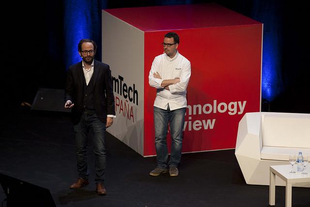 EmTechLATAM's tweet photo. "La cocina es una disciplina tan creativa e innovadora que siempre trabajamos con ensayo-error" Tramoyeres #emtechES http://t.co/BYG2MDHYj0