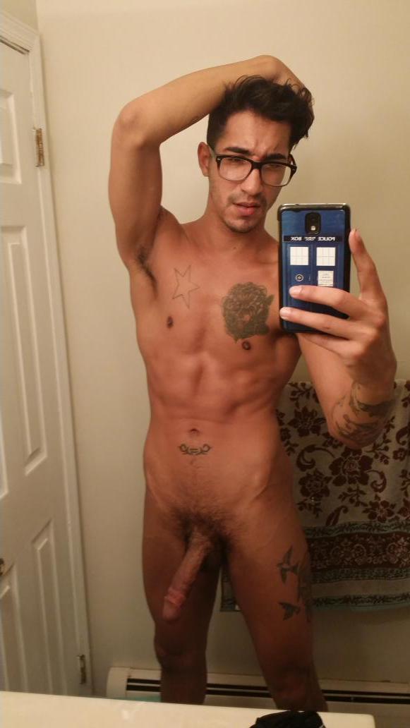 JamesTrenton88's tweet photo. “@JDRyderXXX: So you say you like boys who wear glasses?? Lol #nerd #nerdcock #gaygeek http://t.co/pofnZYQIC7” wow fuck me yum