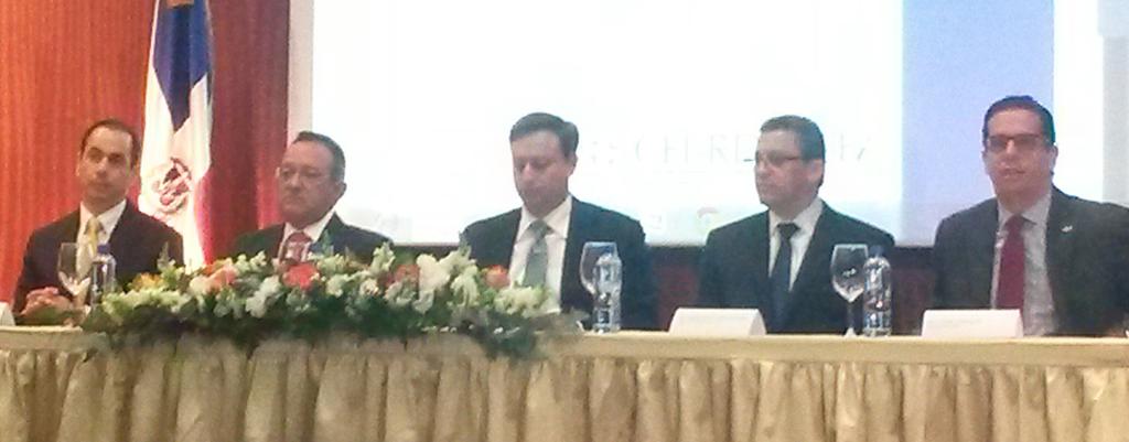 GGConsultingRD's tweet photo. @GGConsultingRD Participando en la Conferencia ¿Como exportar a los Estados Unidos? en el @ceird http://t.co/wCeK4DjdOe