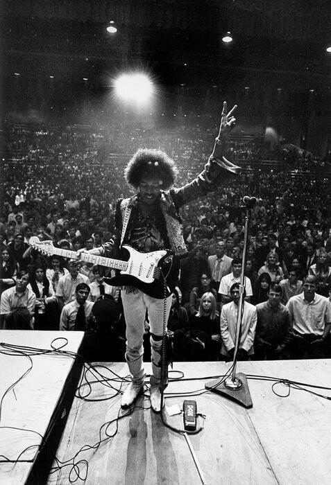 Happy 72nd birthday to the man himself Mr. Jimi Hendrix. 