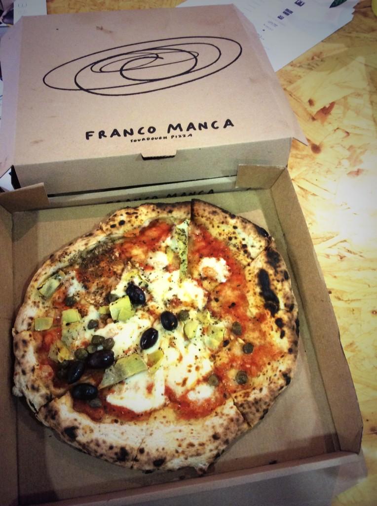pockethighst's tweet image. Favourite if you like Pizza! RT if you LOVE pizza! @FrancoMancaPizz #loveindependnts #pizztime so #hungry