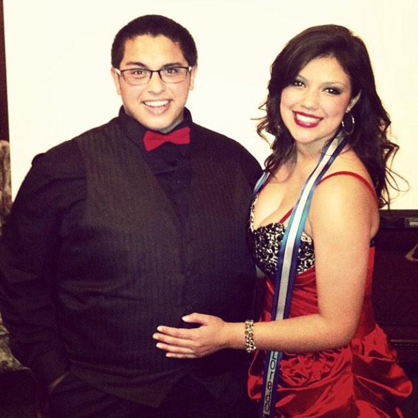 arielle_espana's tweet photo. #ThankfulThrowbacks
my Bestfriend
my spanish rose
my Martina tortillas,
my queen, my queef, my crust @MarinaIsabel13 http://t.co/BO7NEUz212
