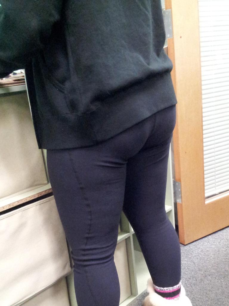 DaOne2369's tweet photo. #WorkCreep #Ass #Thighs 3 @GanjaCreep69 @AssesAndJeans @PedASStrian @Creep_Lyfe @Dray1969 @Rockya2dabone @WorkCreep69 http://t.co/87th9rRMWU