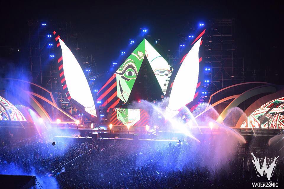 evokofficial's tweet photo. Hey #ITALIA! ti presento #ASIA! // Dear #ITALIA! let me introduce u #ASIA!
#Waterzonic #RFA #RedFusionAsia #EDMLovers http://t.co/cNvwlJoIJS