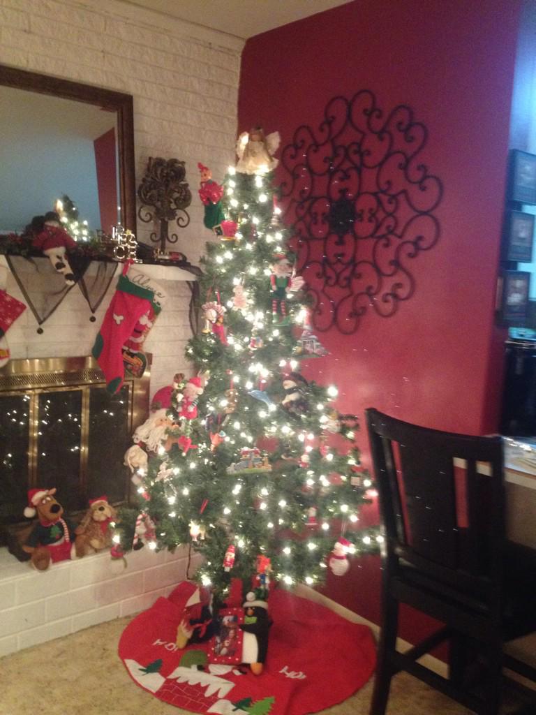 EReborns's tweet photo. My christmas tree!🎄 http://t.co/FYro0u1UmZ
