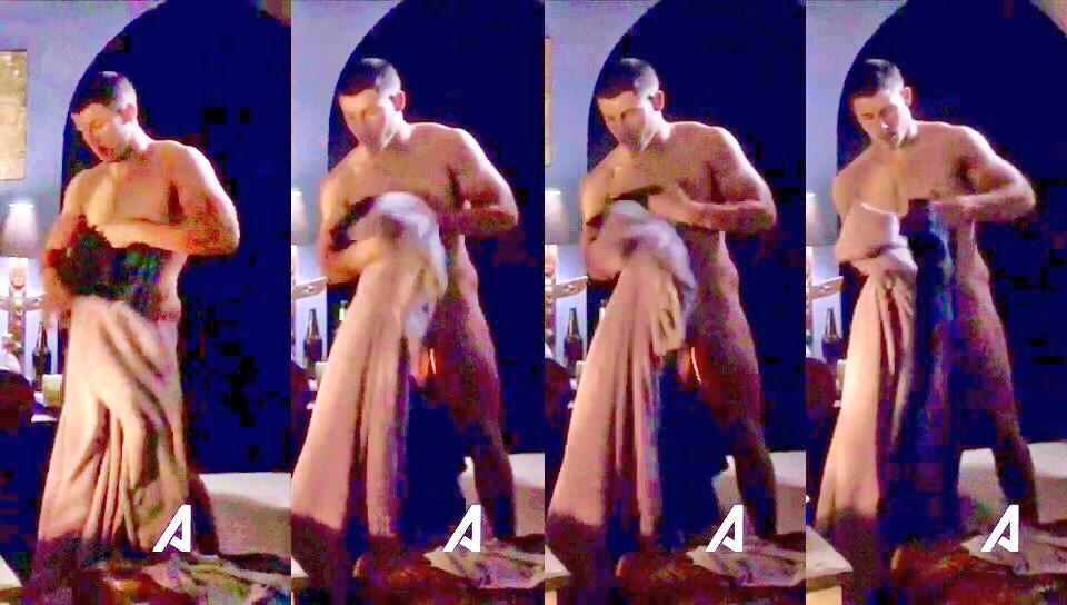 Justin Bieber Pukes On Stage