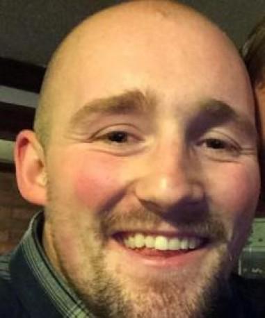 missingpeople's tweet photo. Robert Hewitt missing from #Cleethorpes since 06/01 http://t.co/7Vj4BpeDoo #togethertoremember http://t.co/sJHfYpHyAE