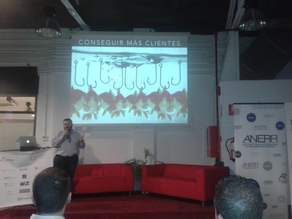 vinialfaSL's tweet photo. 'Ser activo en Redes Sociales y tener un blog te puede ayudar a conseguir clientes' @lsblasco #TechConsDay http://t.co/t23g34cFHp