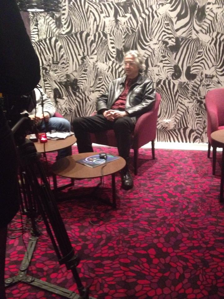 PreviewF3C's tweet photo. L'équipe de #Preview2014 en #interview avec le #producteur et #réalisateur Luis Ospina présent au #f3c #cinema http://t.co/vHKXqs8v45