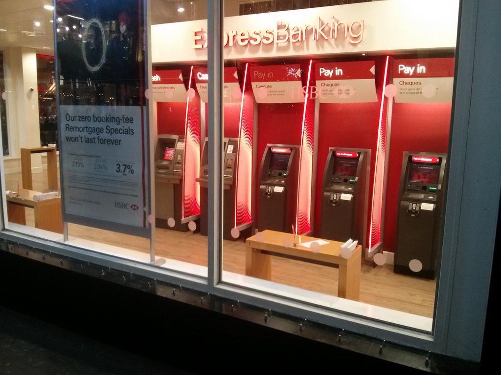 K_Pilch's tweet photo. Sickened to see #AntiHomelessSpikes outside @HSBC_UK_Help Birmingham http://t.co/y0tgCGYVip