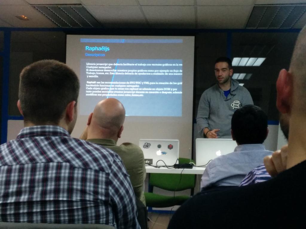 kavajaga's tweet image. Seguimos con #Raphaëljs librería que facilitarte el trabajo con vectores gráficos #GeoDev @javierabadia @hhkaos