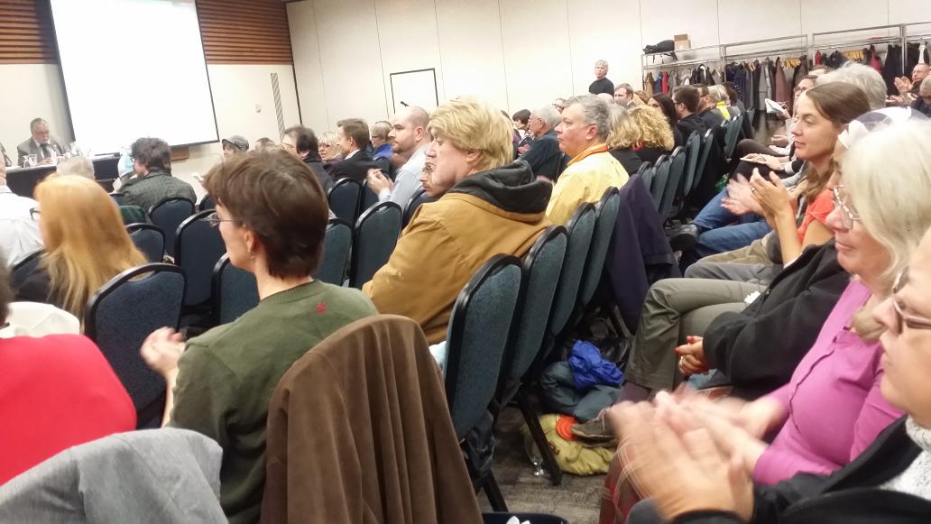 nannymaroon's tweet photo. A full hpuse at #PovertyRoundtable Forum with @Deb_Matthews @TedMcMeekin http://t.co/3pNgCm1q36