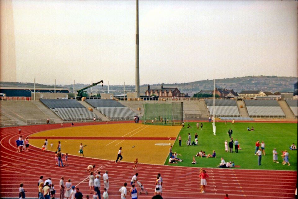 LoveAttercliffe's tweet photo. Don Valley almost complete in 1990. Picture courtesy of Joanne Millington. http://t.co/XoLe0GORMo