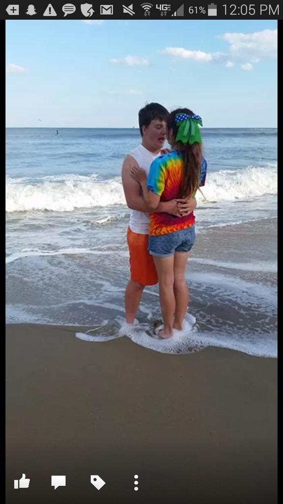 Minniestmouse's tweet photo. Thankful for my best friend Jakob and #bus 2 @heider_ashleigh @cati_brooks @jaceboy01 @cougs_17 @datbryceguy http://t.co/yZofhLg5NC
