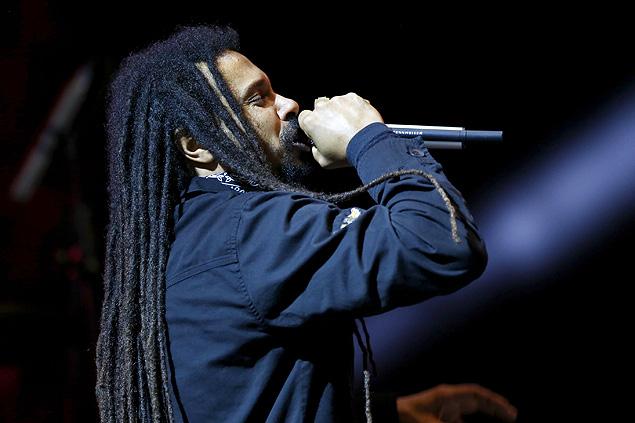 folha's tweet photo. O Rappa e SOJA fazem shows juntos em SP; ingressos custam R$ 240: http://t.co/7u3USxJRC1 http://t.co/yC7kJHJPID