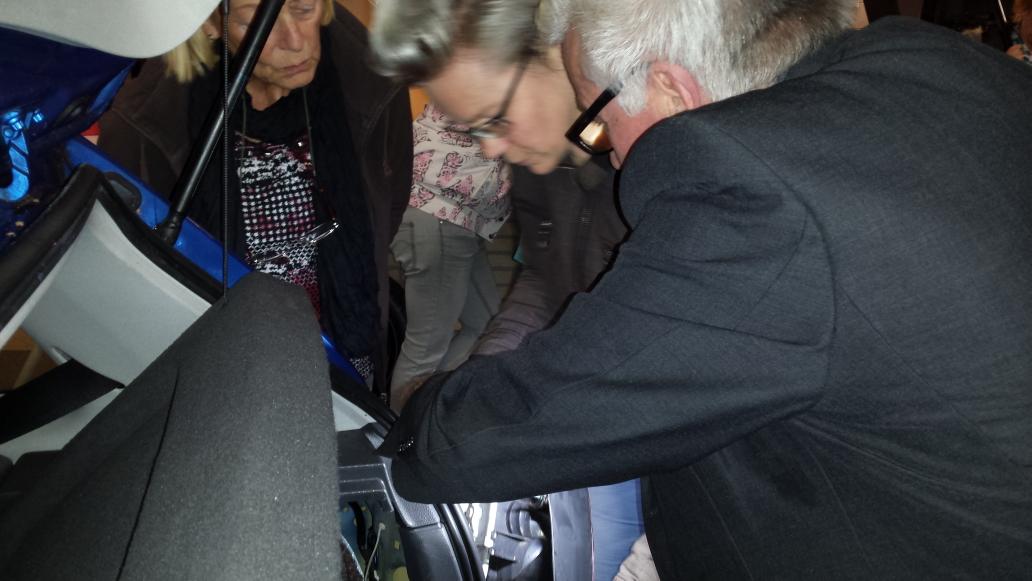 autofransen's tweet photo. #ladiesnight bij autofransen #leerzaam http://t.co/qYfBisZH5h