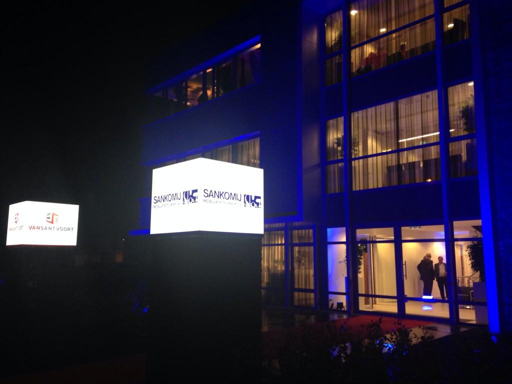 GoversAdviseurs's tweet photo. .@VSantvoort viert 90-jarig jubileum met de opening van een prachtig nieuw pand, en een nieuw logo. Gefeliciteerd! http://t.co/qgZDbhPWbt