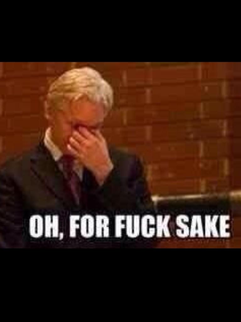 RoodJustinerood's tweet image. This is exactly how I feel every time I loose the Remote Control in my Bed 😤 #BedProblems