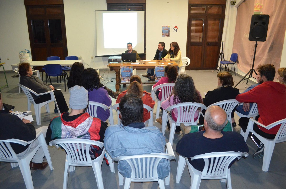 AltoGenal's tweet photo. 1ª Reunión iniciativa #Colaborarte en #Júzcar
@CGJuzcar @Juzcar_Pitufo #vecinos #serraniaderonda #valledelgenal http://t.co/5snu9FngOH