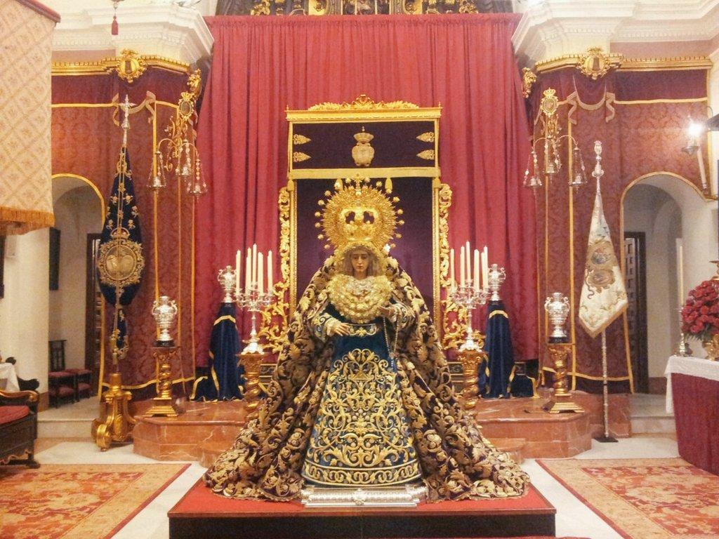 HdadBaratillo's tweet photo. Nuestra Virgen de la Caridad ya espera su Besamanos. http://t.co/zN5xzp95ko