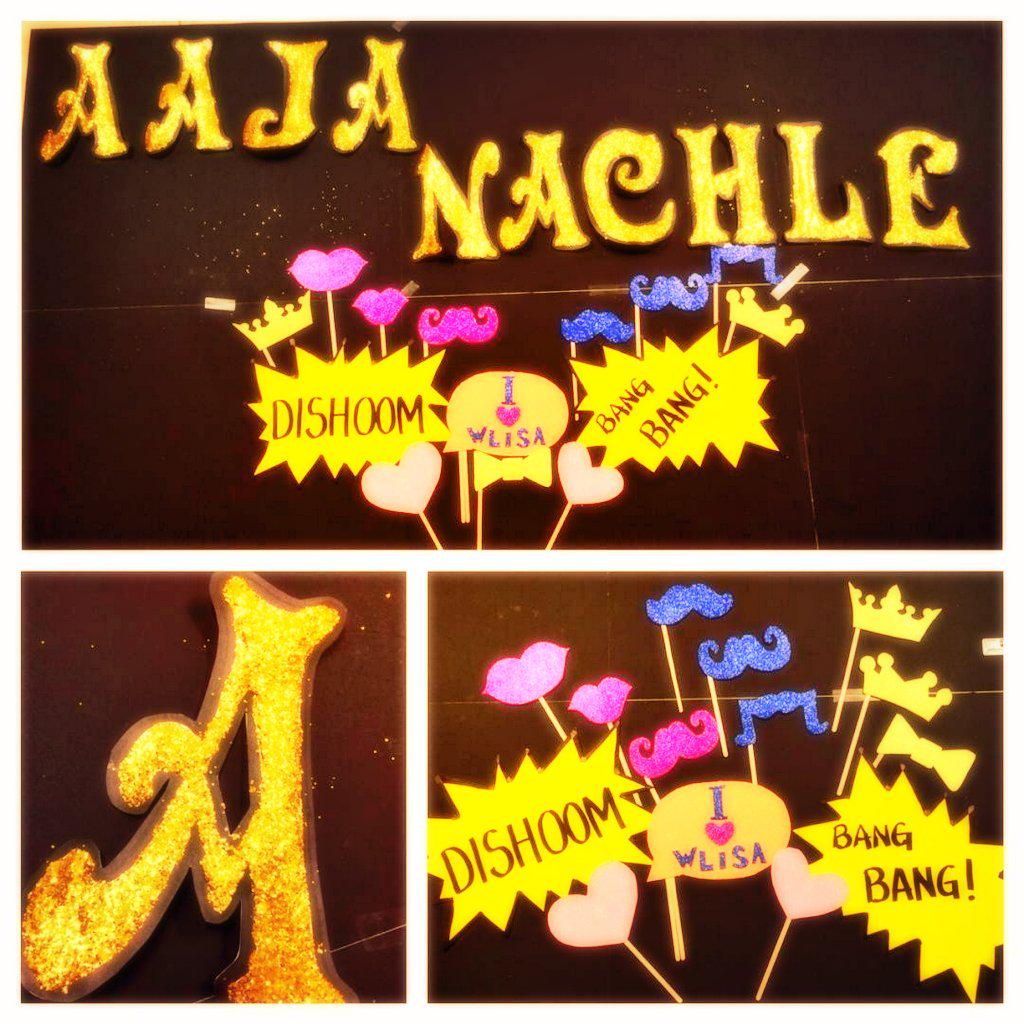 WeAreWlisa's tweet photo. Aaja to the photobooth! The props are ready! See you all tomorrow ! #1MoreDay http://t.co/vQeR8zaZnX