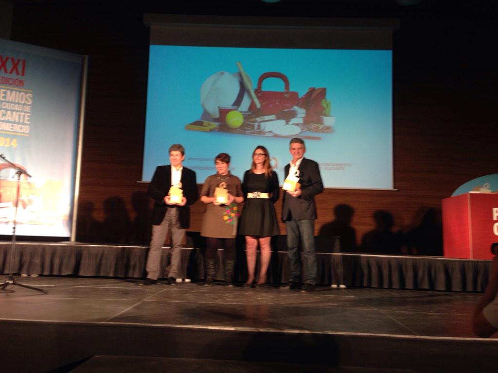 CyH_Alicante's tweet photo. Finalistas Premios de Proximidad por los valores de saber hacer y tradición @despensaMj @Alacenacarni #betterpan http://t.co/ujZ3wEUAHZ