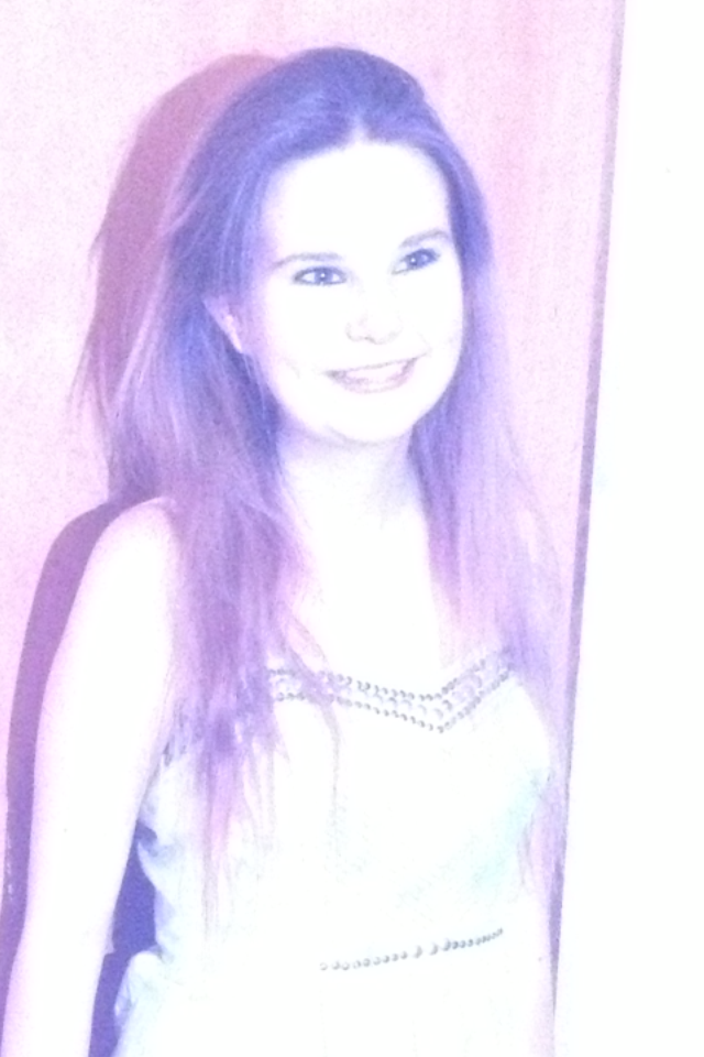 EliseBraa's tweet photo. #me #girl #makeup #photoshoot #dress #photo #mascara #eyeliner #lipgloss http://t.co/TeBiQSbUfC