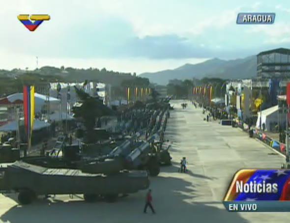 VTVcanal8's tweet photo. #AHORA | Presidente Nicolás Maduro, Comandante en Jefe de la FANB, asiste al aniversario del 27-N 1992 en Aragua. http://t.co/sl9mbFNJTF