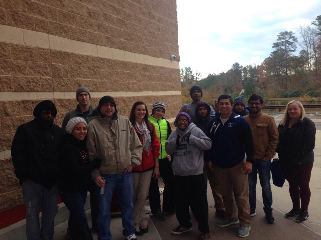 The first guest braving the cold for the deals!
#T2337 #G492Strong #D417 <a href="/jkanauss/">jennifer</a> @brianboucher234