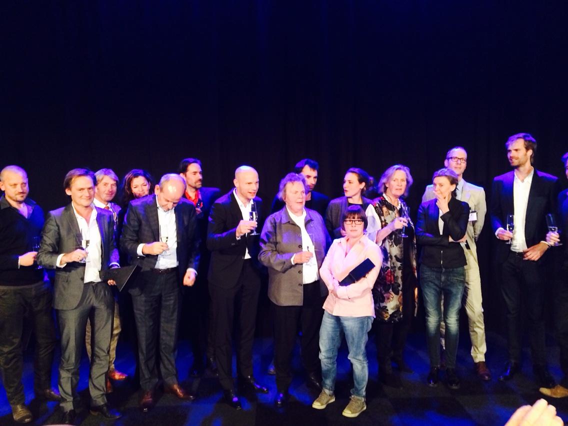 deArchitectNL's tweet photo. alle trotse winnaars van de #ARC14 Awards op een rij voor de officiële foto http://t.co/f7xaZWKkSy