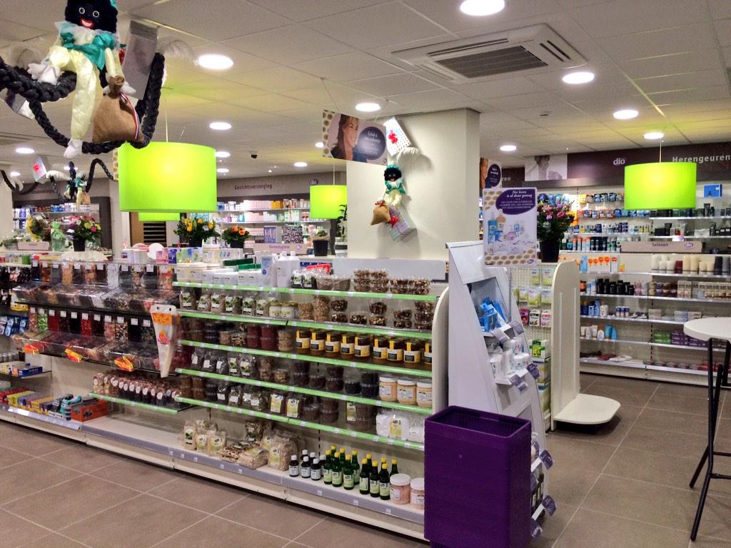 Vandaag is <a href="/DIOdrogist/">D.I.O. Drogist</a> aan het Damplein officieel open gegaan. Wat een schitterende winkel!