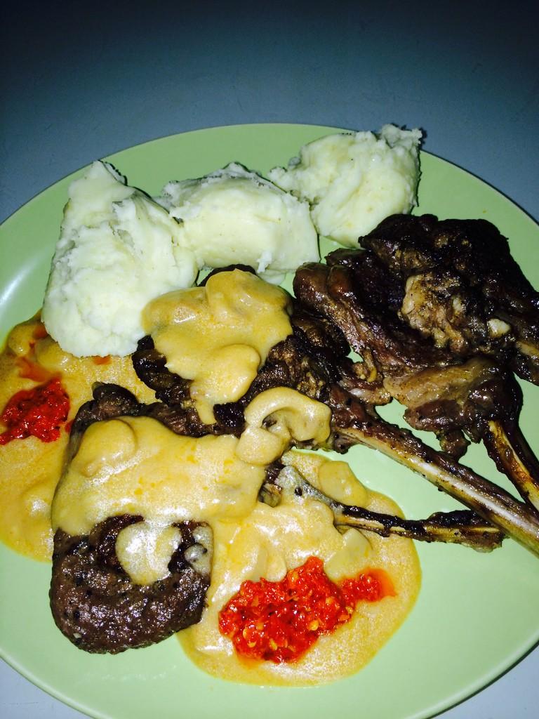 tokunbohbadiru's tweet image. Lamb chops and mash #doublefour