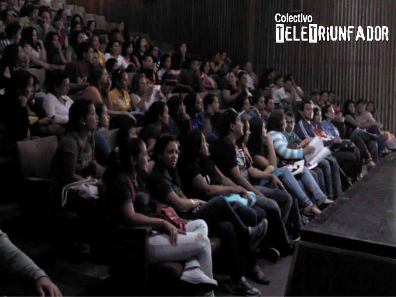 StephensonTT's tweet photo. Buen público asistente en las VIII Jornadas Nacionales de Soberanía Tecnológica @jornastec 2014 http://t.co/xLtFjXIEfw