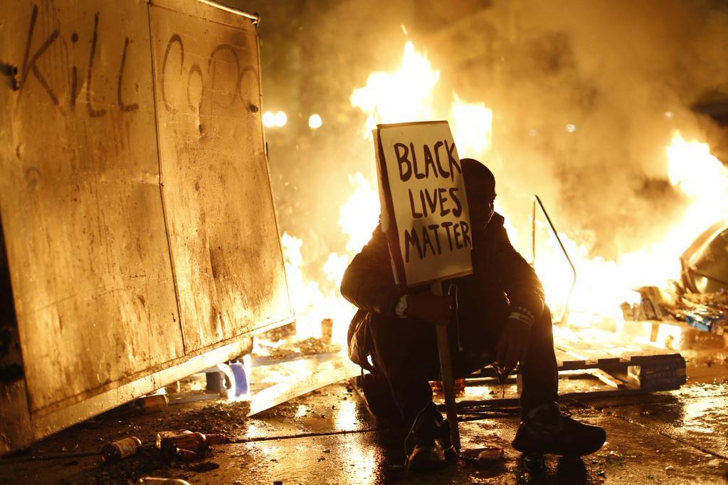#BLACK #LIVES #MATTER
#BlackLivesMatter 
Powerful Picture via #REUTERS from #FERGUSON
<a href="/jenanmoussa/">Jenan Moussa</a>