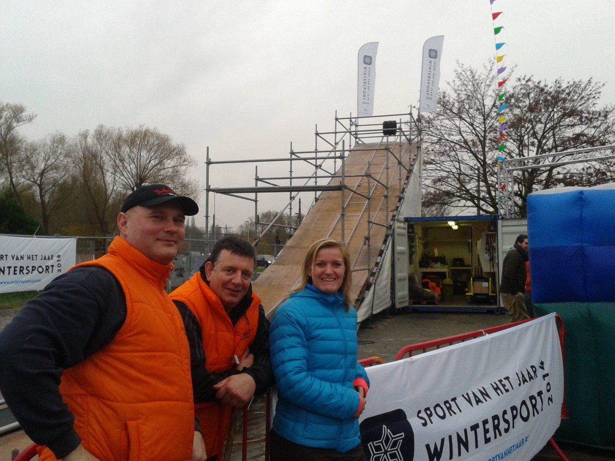 Sportvanhetjaar's tweet photo. Bobsleebaan in het wintersportcircus te Deurne door @Elfjewillemsen getest en goedgekeurd. http://t.co/q4Iy4R4EJU