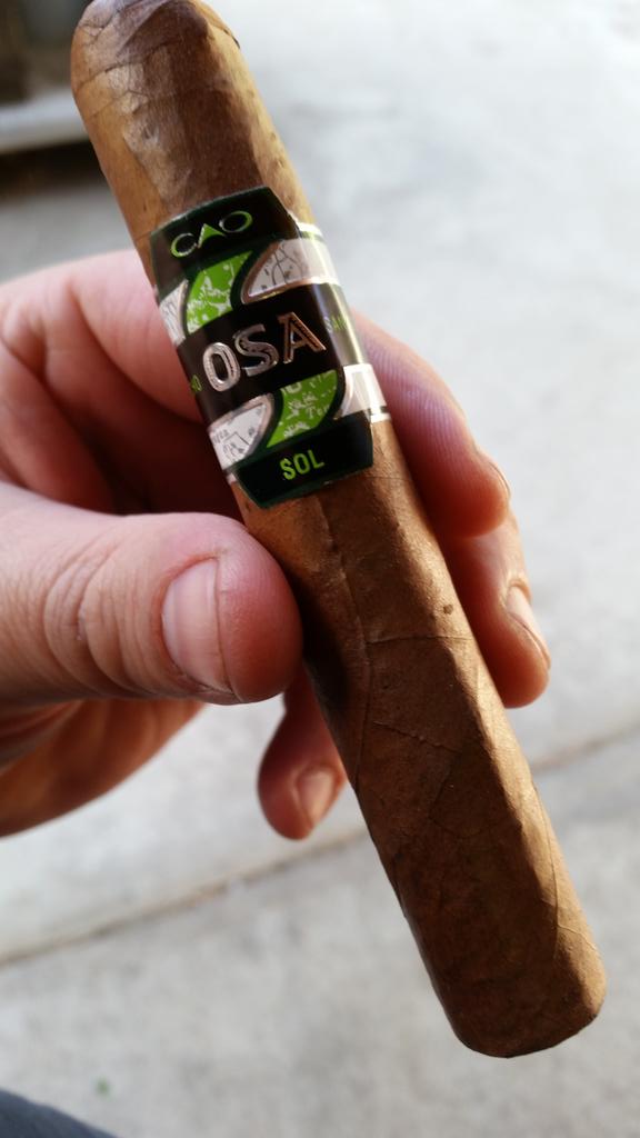 armgar73's tweet photo. Got some time to enjoy a great stick, before dealing with holiday shoppers.  @caocigars http://t.co/cSVknKvcAd