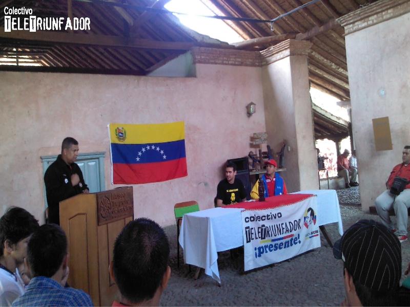 StephensonTT's tweet photo. Colectivo TeleTriunfador en Presentación a Medios Locales en el Trapiche (Boconó, Trujillo) en las @jornastec 2014 http://t.co/B1qHUf3dHr