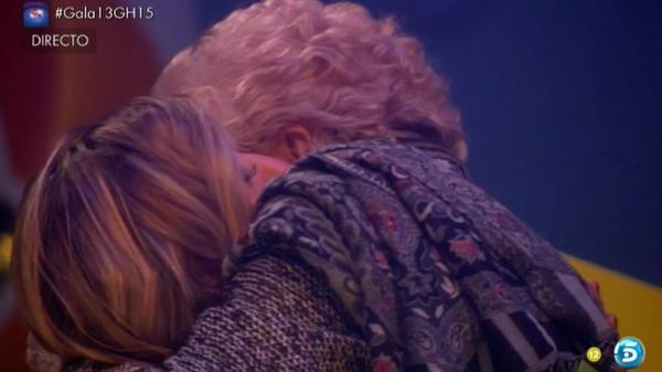 _seguidoresgh_'s tweet photo. SI TE HA GUSTADO EL MOMENTO DE PAULA CON SU ABUELA RT #Gala13GH15 http://t.co/vOcDRwSS8B