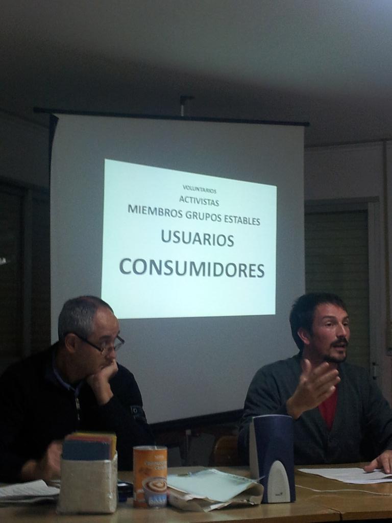 RecreaTuCiudad's tweet photo. "Piramide de estructuración participativa" con Victor Escoín http://t.co/gnLFZIv9Be