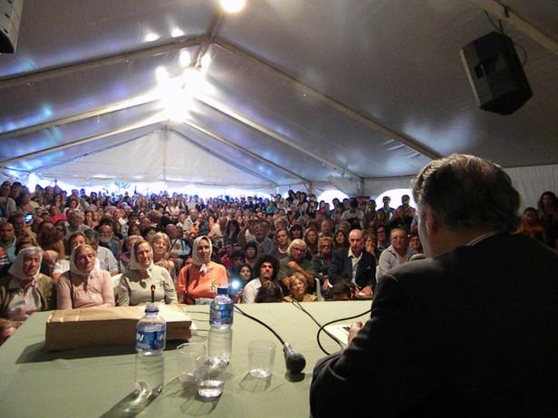 VHMok's tweet photo. Presentación de "Audiencia con el Diablo" en la Feria del Libro de Mar Del Plata http://t.co/ID0ZPSymt7 http://t.co/zil9q8GIIC