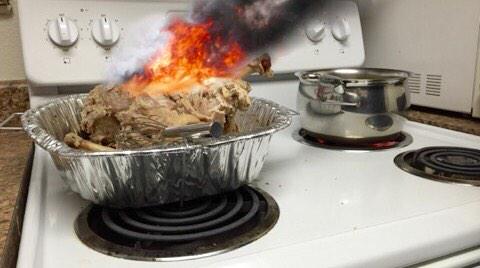 John_Frech's tweet image. #HappyThanksgiving I hope no one has a #TurkeyDisaster @DennisRoady #DudeYourCar app works on turkeys #pranksgiving