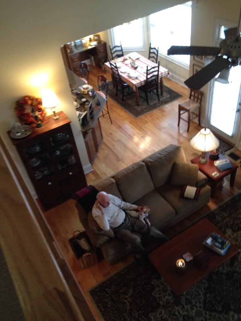 MistahJoeCool's tweet photo. Mia the dog and I spending some quality time on this Thanksgiving day at my daughter Pam's house
#DoggoneIt http://t.co/xGyI4KP6pW