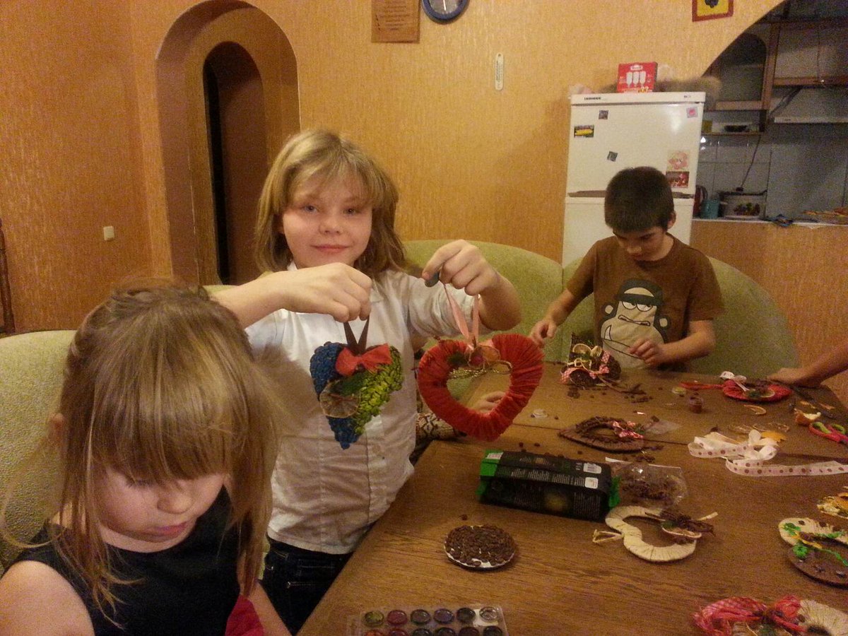 UkCanDig's tweet photo. UCC @reukraine is helping a displaced family with 9 HIV positive children. http://t.co/MED2oIQawD
